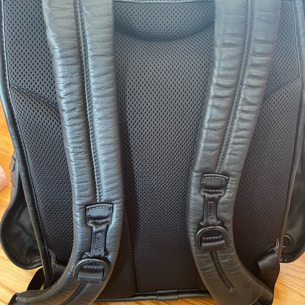 Tumi Computer Backpack. - Picture 8 of 10